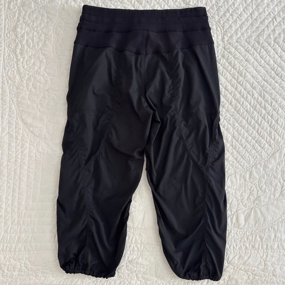 Lululemon Dance Studio Crop Pant Jogger Unlined Black Women’s Size 8 - Picture 2 of 8